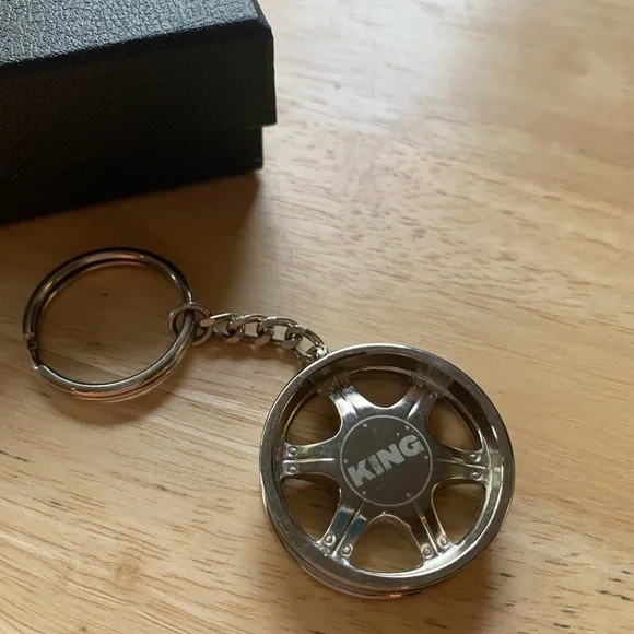 2002 RIDES KING Magazine Rim Keychain - Picture 4 of 5